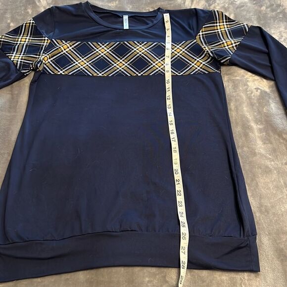 ACTING Pro. Large. Navy shirt with yellow/white plaid - Picture 4 of 8